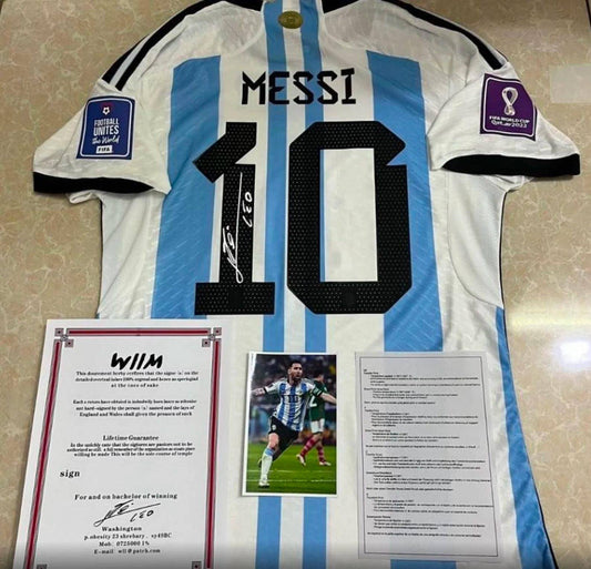 MAGLIA LIMITED EDITION ARGENTINA FINALE MONDIALE VERSIONE FIRMATA LIONEL MESSI (LA MAGLIA NON PRESENTA CERTIFICATI)